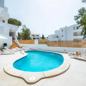 White 2 Apartment